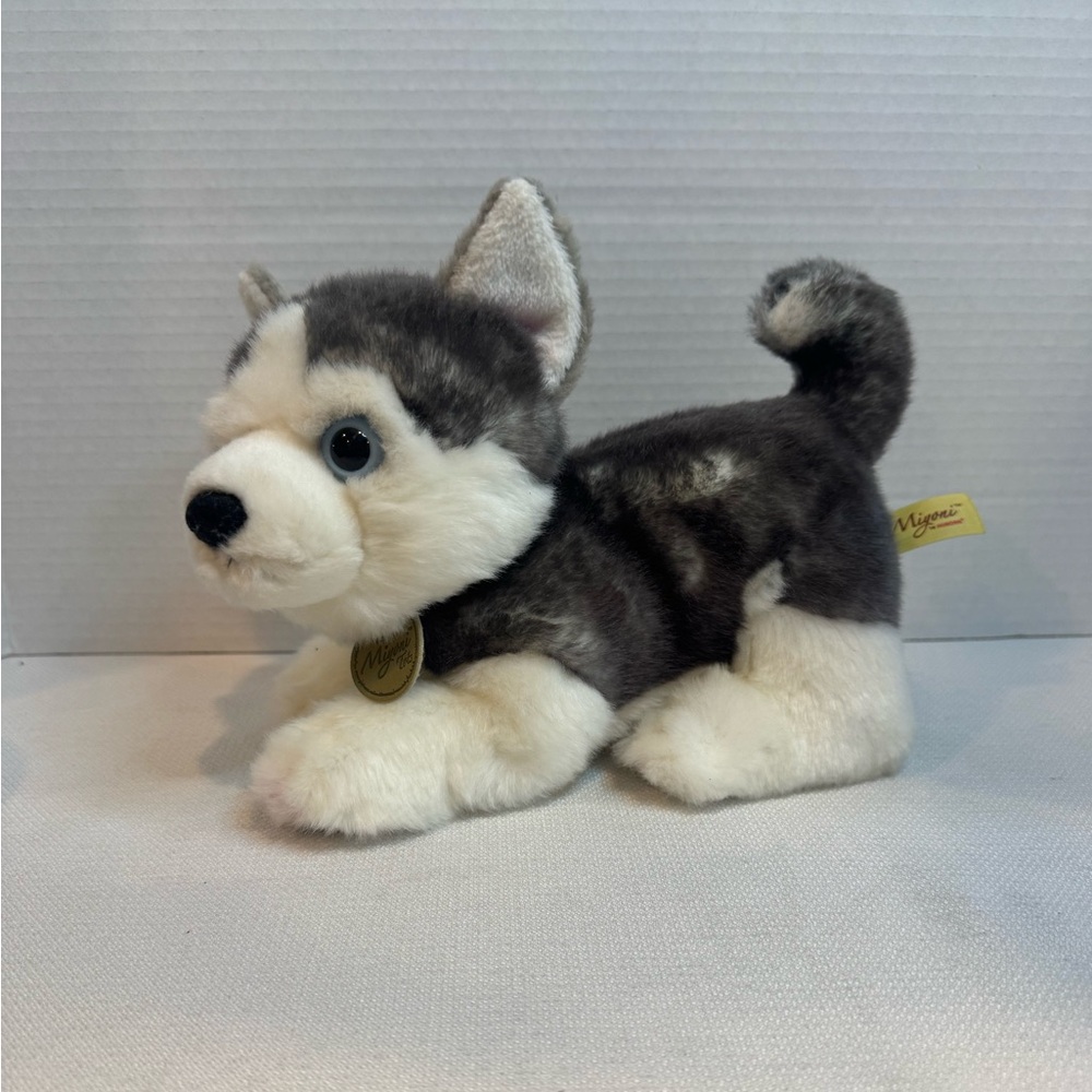Miyoni by Aurora Premium Plush Collection Siberian Husky Blue Eyes Gray/White